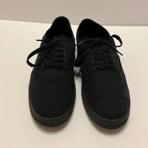 Pre-Owned Ladies wild fable Tennis Shoes Size 10